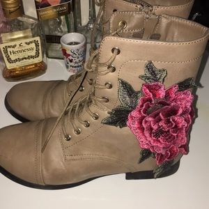 Rose embroidered combat boots